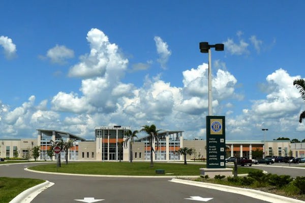 Florida – Trường Trung Học Heritage High School – USA